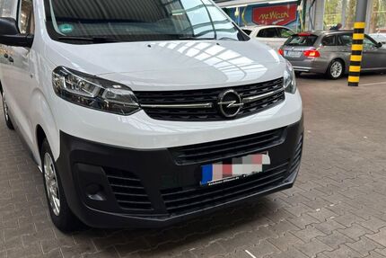 Opel Vivaro 27.000 km 19.800 € köln 50739