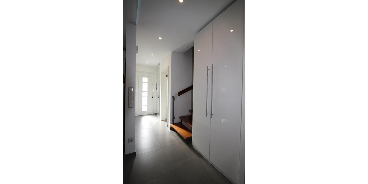 Reihenhaus Hennef (Sieg) - 5.5 Zimmer, 130 m&sup2;, 489.000&euro; | Angebot:25892813