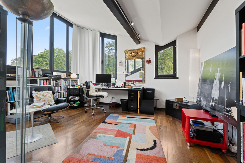 Hochwertiges, flexibel nutzbares Architektenhaus mit EinliegerWohnung und Traumgarten in begehrter Lage von Bonn-Röttgen
