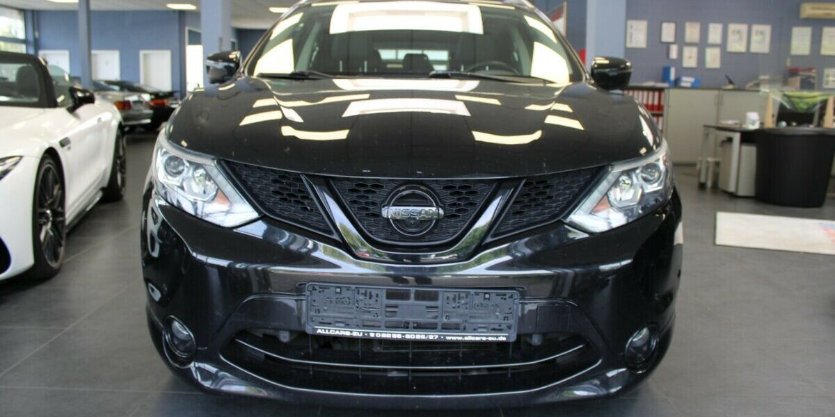 Nissan Qashqai 1.6 dCi Xtronic TEKNA - Pano - AHK - 108.138 km 14.980 &euro; Euskirchen 53881