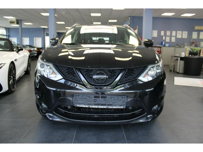 Nissan Qashqai 1.6 dCi Xtronic TEKNA - Pano - AHK - 108.138 km 14.980 € Euskirchen 53881