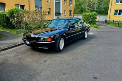 BMW 740