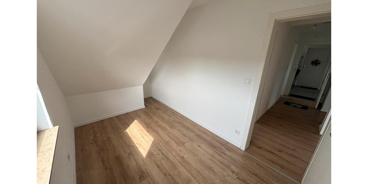 Etagenwohnung Siegburg - 3 Zimmer, 75 m&sup2;, 880&euro; | Angebot:24744834