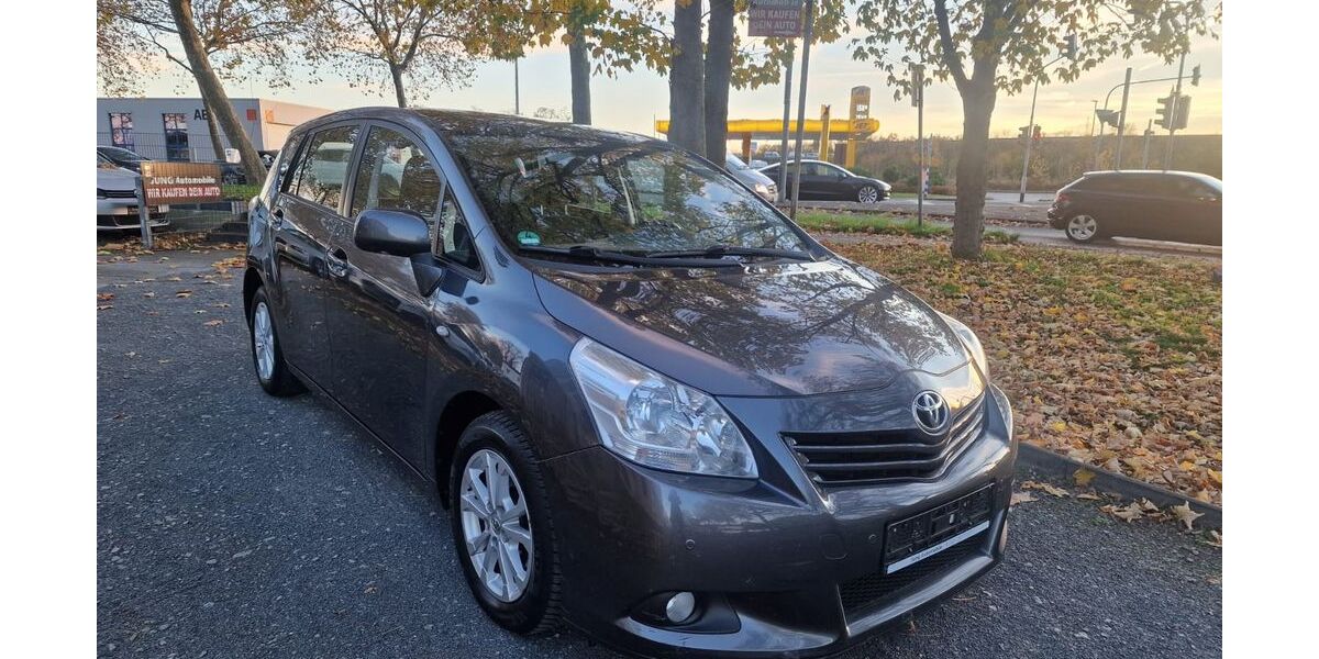 Toyota Verso 137.000 km 7.777 &euro; Köln 51107