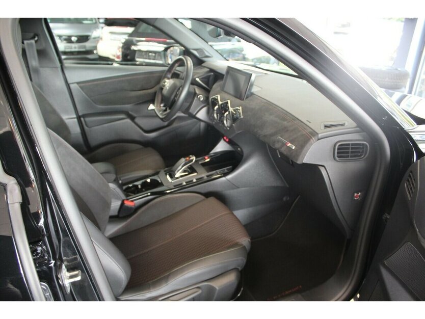DS Automobiles DS3 Crossback E-Tense Performance Line 37.375 km 15.980 € Euskirchen 53881