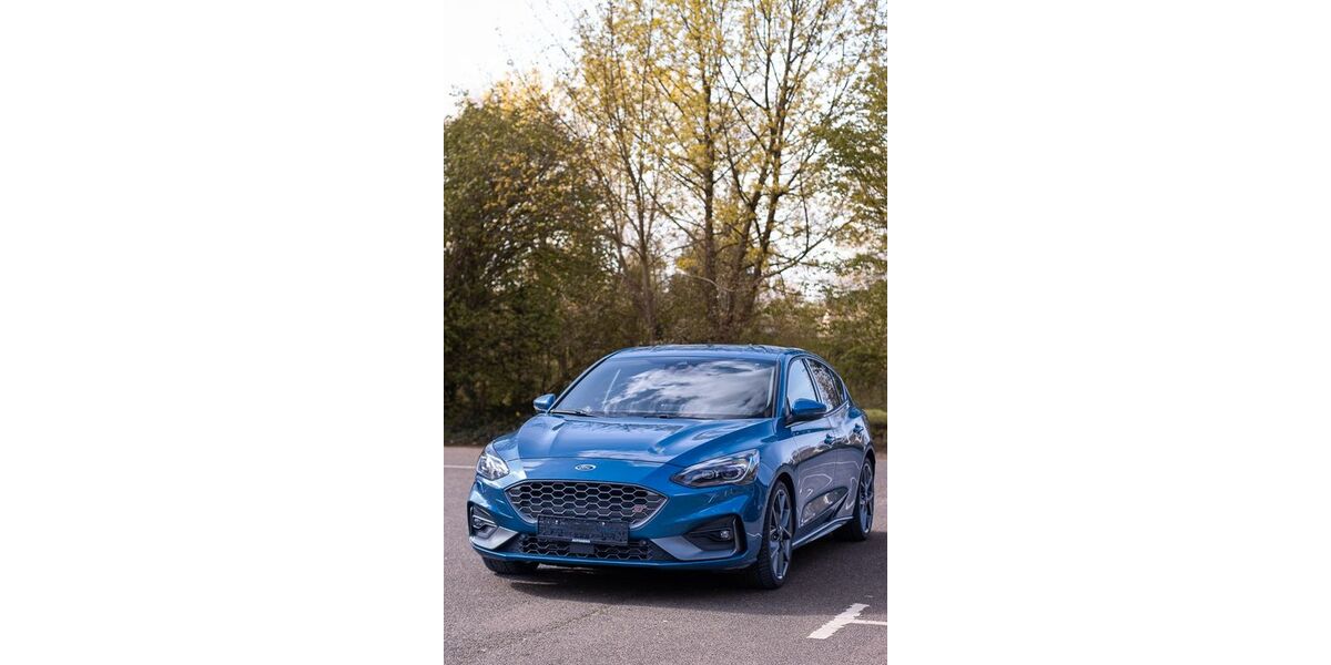 Ford Focus 35.000 km 23.499 &euro; Brühl 50321