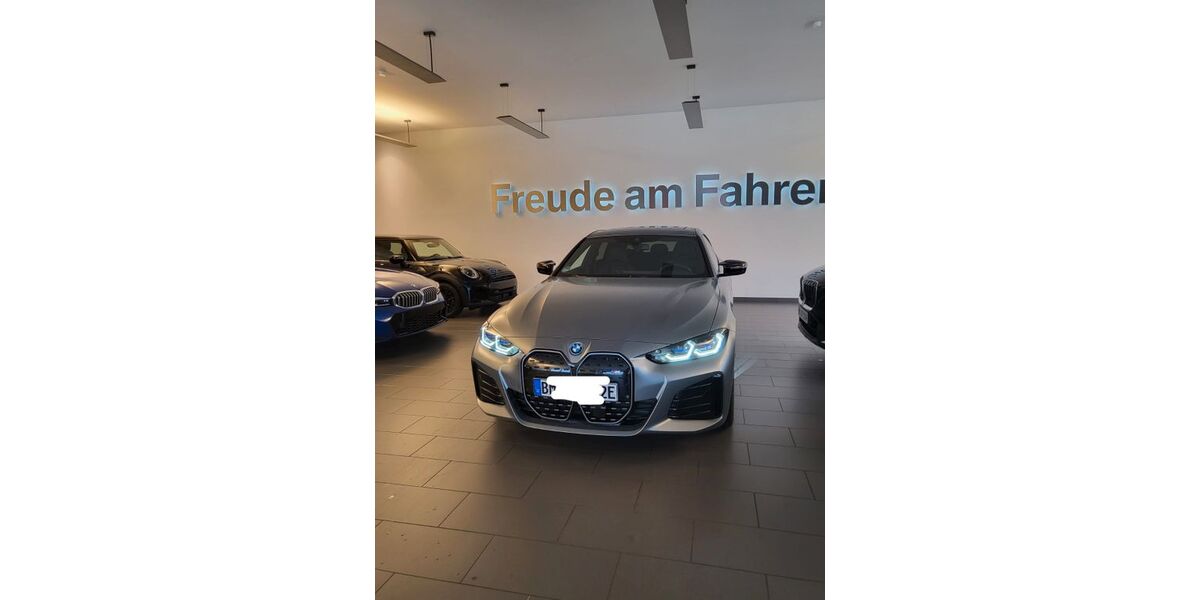 BMW i4 19.500 km 50.990 &euro; Brühl 50321