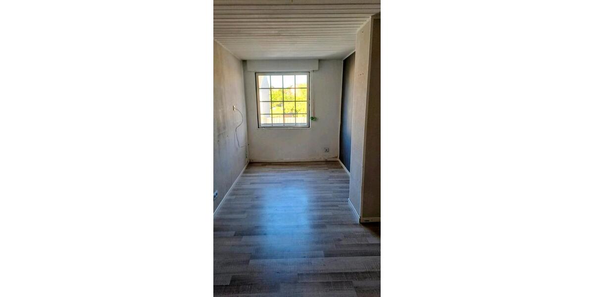 Reihenhaus Unkel - 6 Zimmer, 120 m&sup2;, 125.000&euro; | Angebot:26394384