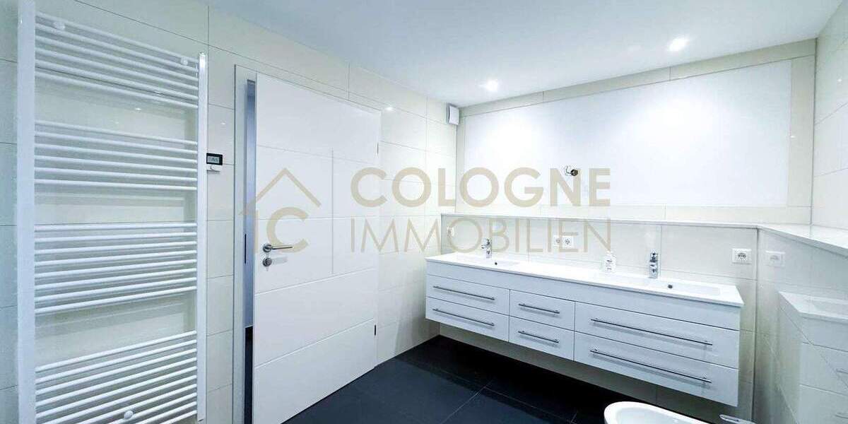 Reihenmittelhaus Frechen - 5 Zimmer, 125 m&sup2;, 1.600&euro; | Angebot:23941433