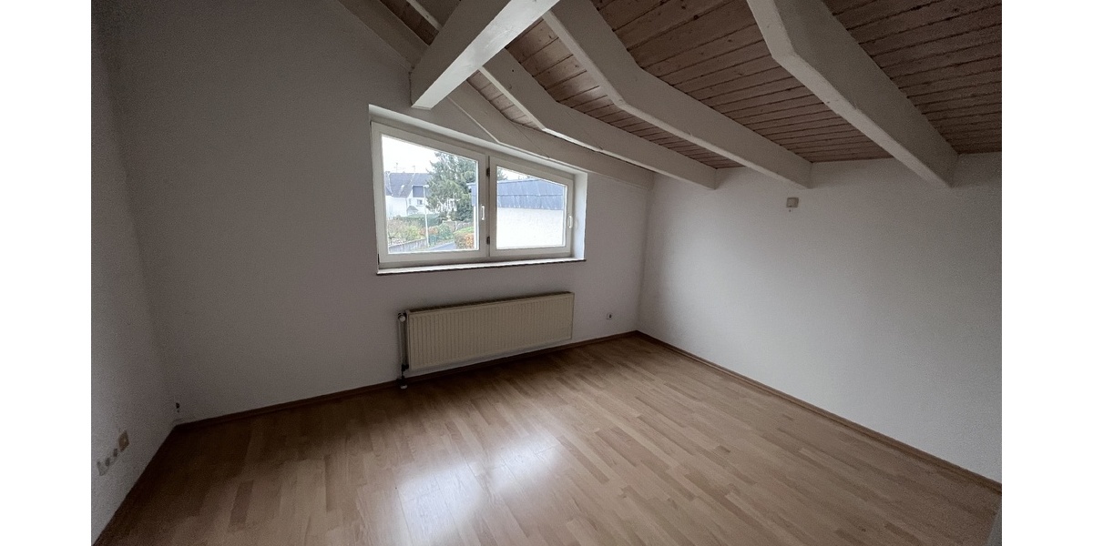 2-Zimmer-Dachgeschoss-Wohnung mit hohen Decken in Oberpleis - Dachgeschoßwohnung Königswinter Oberpleis | Angebot:26531230