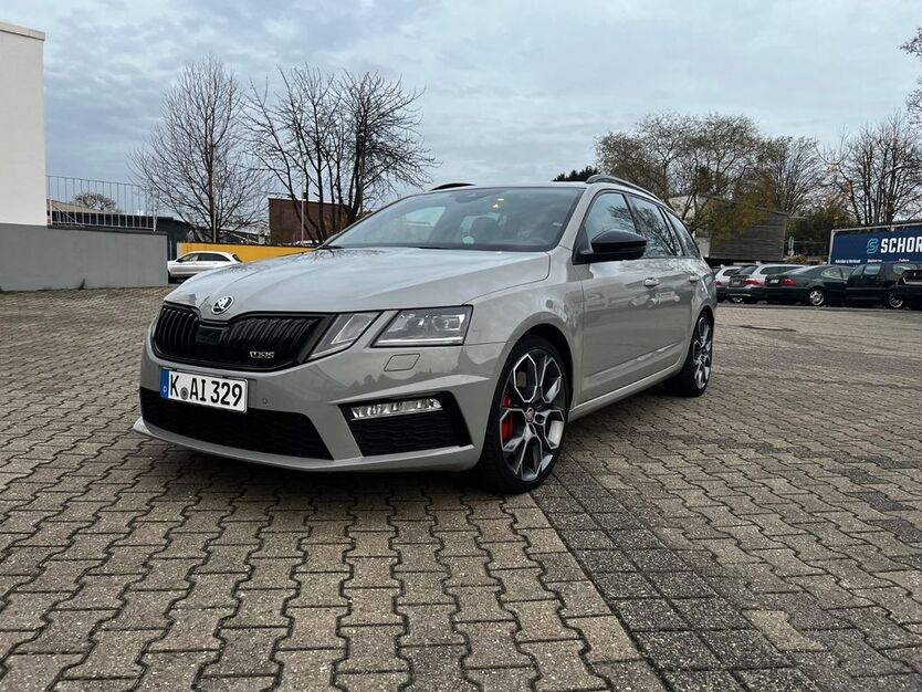 Skoda Octavia 110.000 km 22.999 € Köln 50859