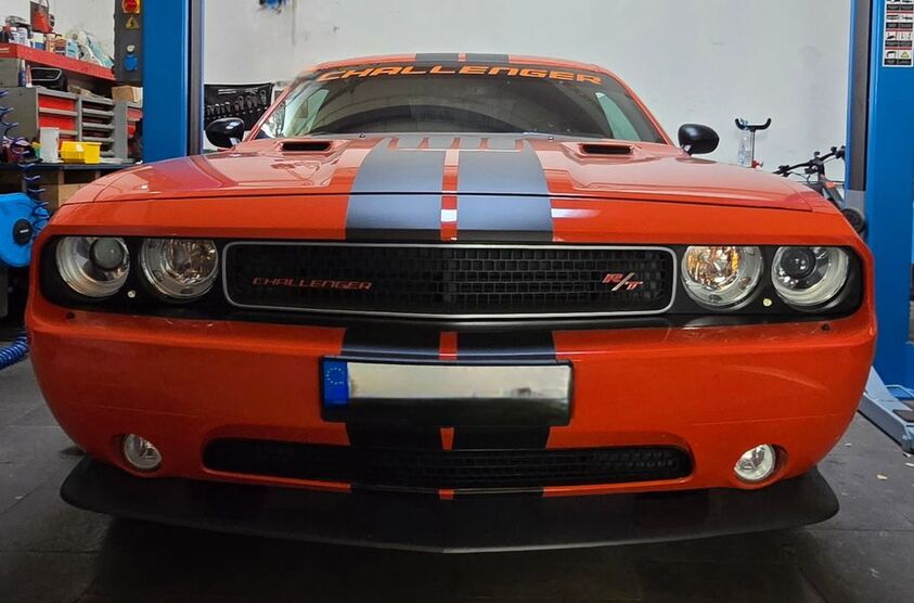 Dodge Challenger 99.500 km 21.300 € Windhagen 53578
