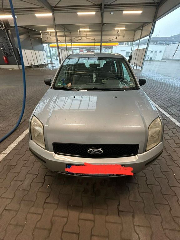 Ford Fusion 130.000 km 2.600 € Bonn 53225