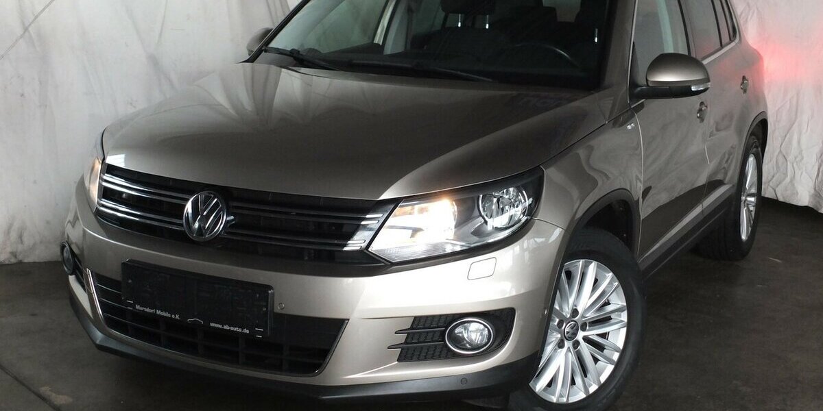 VW Tiguan CUP SPORT NAVI PARKPILOT TEMPOMAT 88.859 km 10.908 &euro; Köln 50858