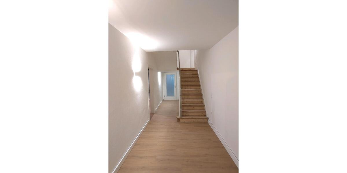 Villa Bonn Beuel-Mitte - 10 Zimmer, 357 m&sup2;, 5.350&euro; | Angebot:25967731