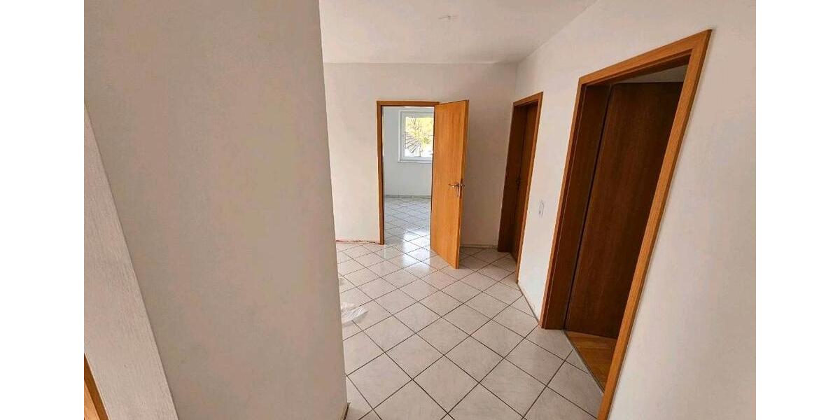 Dachgeschoßwohnung Siegburg - 3 Zimmer, 75 m&sup2;, 975&euro; | Angebot:26296339