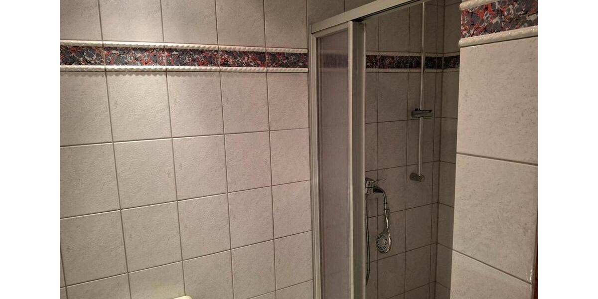 Erdgeschoßwohnung Hürth - 3 Zimmer, 98 m&sup2;, 1.350&euro; | Angebot:26465560
