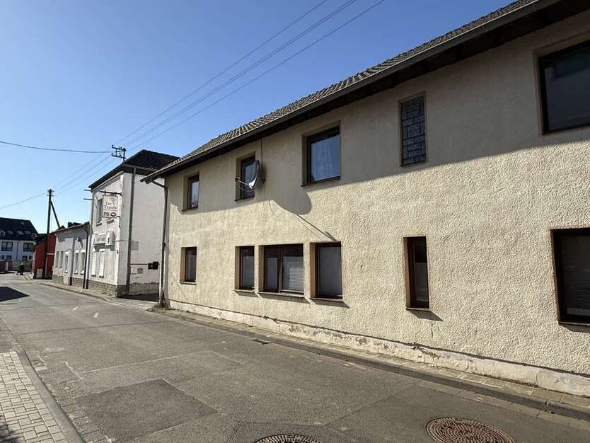 Haus zum Kaufen in Sankt Augustin 1.799.000 € 604 m²