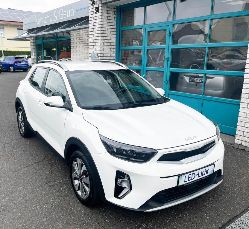 Kia Stonic 23.345 km 17.950 € Bornheim 53332
