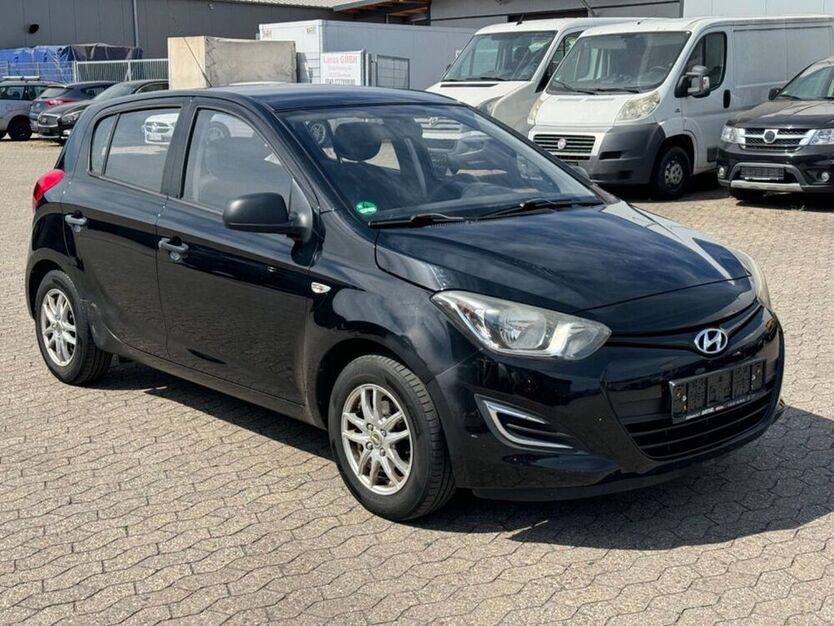 i20