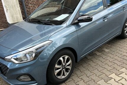 Hyundai i20 75.766 km 8.000 &euro; Köln 51069