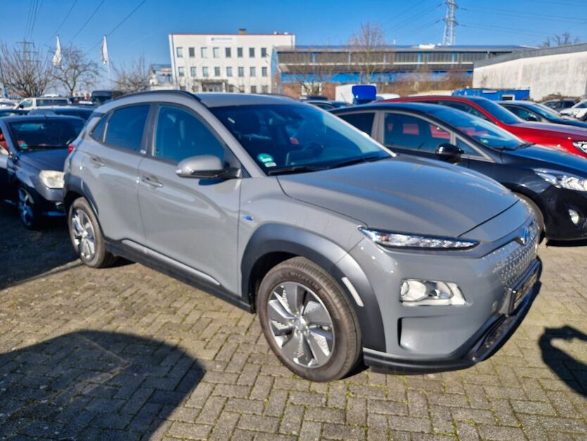 Hyundai KONA 31.000 km 17.900 € Wesseling 50389