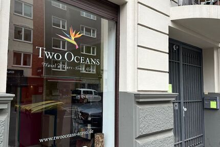 Zwei separate Ladenlokale zum Preis von einem !! in Köln-Neustadt-Süd. Ideal für Coworking, Start-ups oder Agenturen. Ab 01.01.2026 frei, aktuell als Shared Office mit Reisebüro genutzt. zimmer