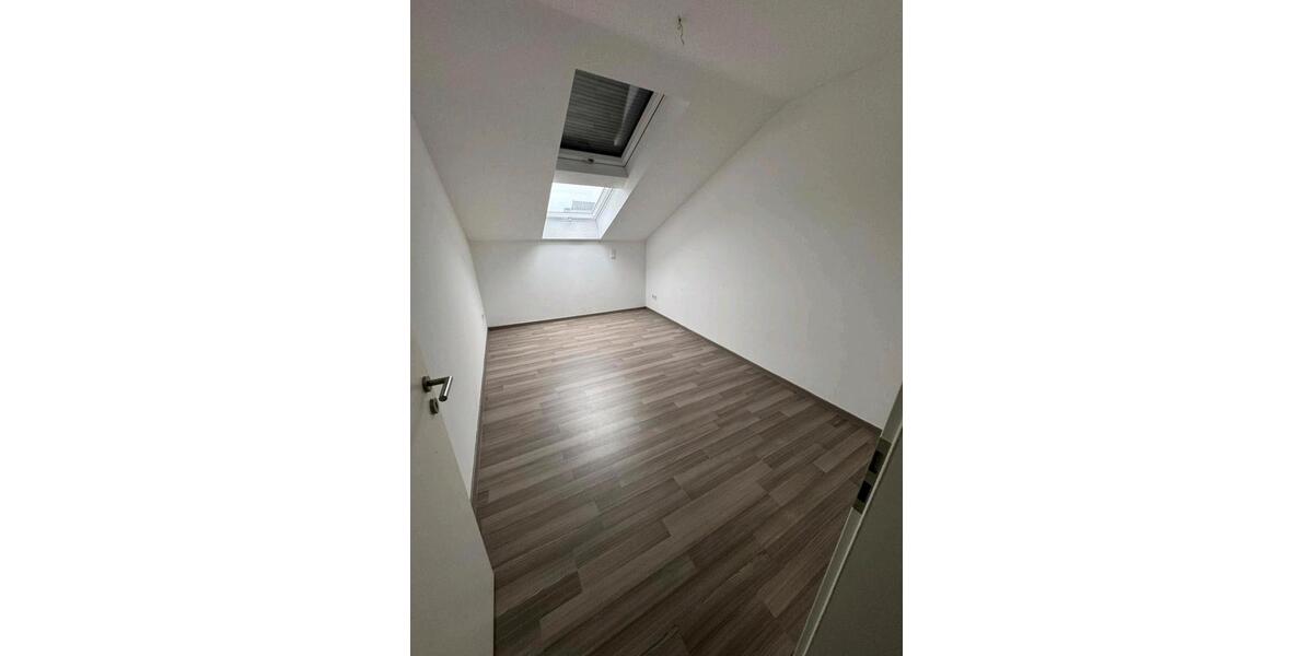 Etagenwohnung Siegburg - 3 Zimmer, 87 m&sup2;, 1.425&euro; | Angebot:25867883