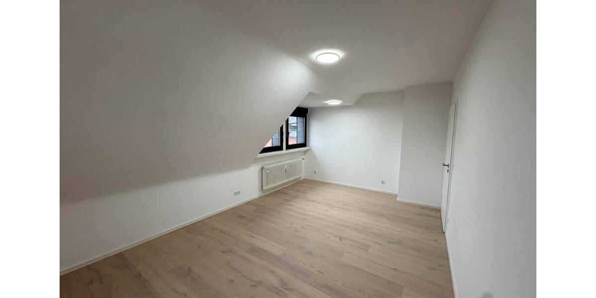Dachgeschoßwohnung Niederkassel - 3 Zimmer, 56 m&sup2;, 1.032&euro; | Angebot:24704673