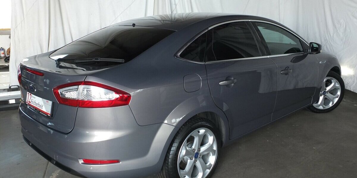 Ford Mondeo 2.0TDCi AUTOM-PROBLEME NAVI XENON PDC BLUET 143.215 km 7.500 &euro; Köln 50858