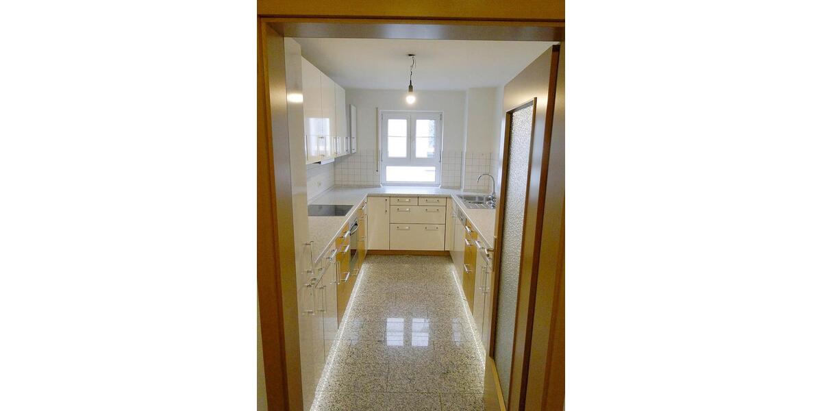 Etagenwohnung Bergisch Gladbach Alt-Frankenforst - 3 Zimmer, 112 m&sup2;, 1.200&euro; | Angebot:24753474