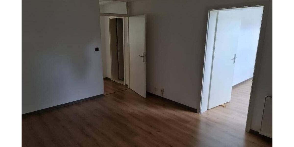 Etagenwohnung Bonn Brüser Berg - 3 Zimmer, 84 m&sup2;, 195.000&euro; | Angebot:25690097