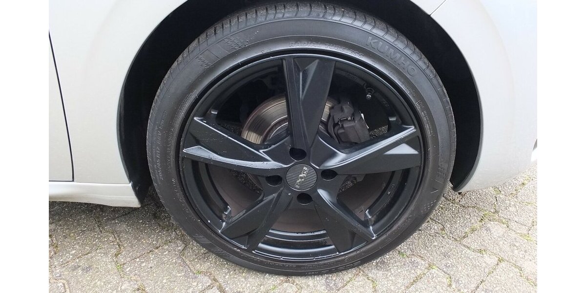 Peugeot 208 1.2 PURE TECH ALLURE KLIMA PDC SHZ SPORT LMF 98.599 km 7.500 &euro; Köln 50858