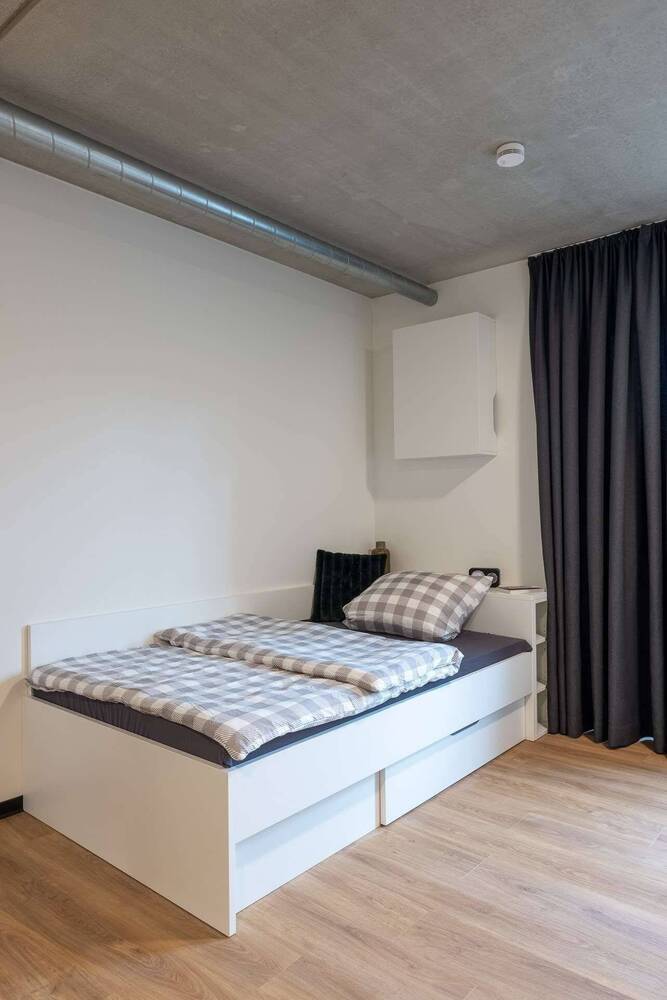 DIE ZimmerEI | Modern + zentral: möbliertes Apartment für Studierende & Auszubildende | Maxi Bude