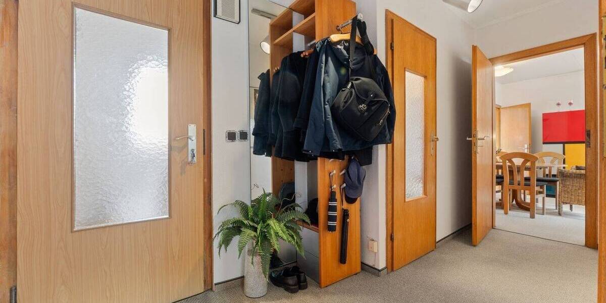 Reihenmittelhaus mit drei Einheiten zur Vermietung oder Selbstnutzung zimmer