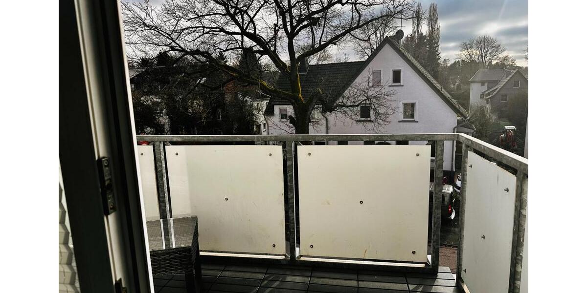 Dachgeschoßwohnung Bergisch Gladbach Gronau - 3 Zimmer, 78 m&sup2;, 1.050&euro; | Angebot:24752623