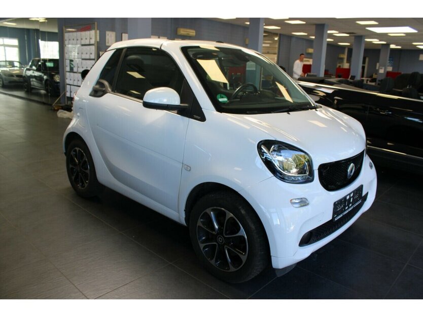 Smart ForTwo Cabrio twinamic passion 83.355 km 11.980 € Euskirchen 53881