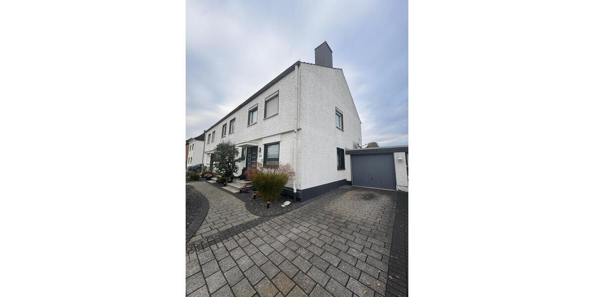 Reihenhaus Niederkassel - 5 Zimmer, 121 m&sup2;, 490.000&euro; | Angebot:24565571