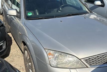 Ford Mondeo 375.000 km 1.699 € Bonn 53123