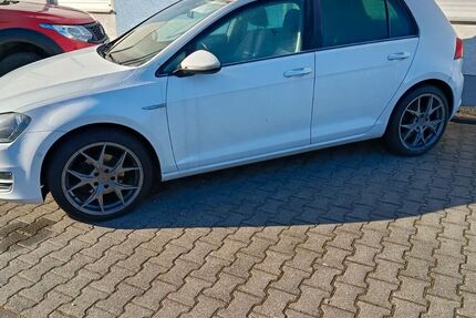 VW Golf 196.695 km 8.999 &euro; Dattenberg 53547