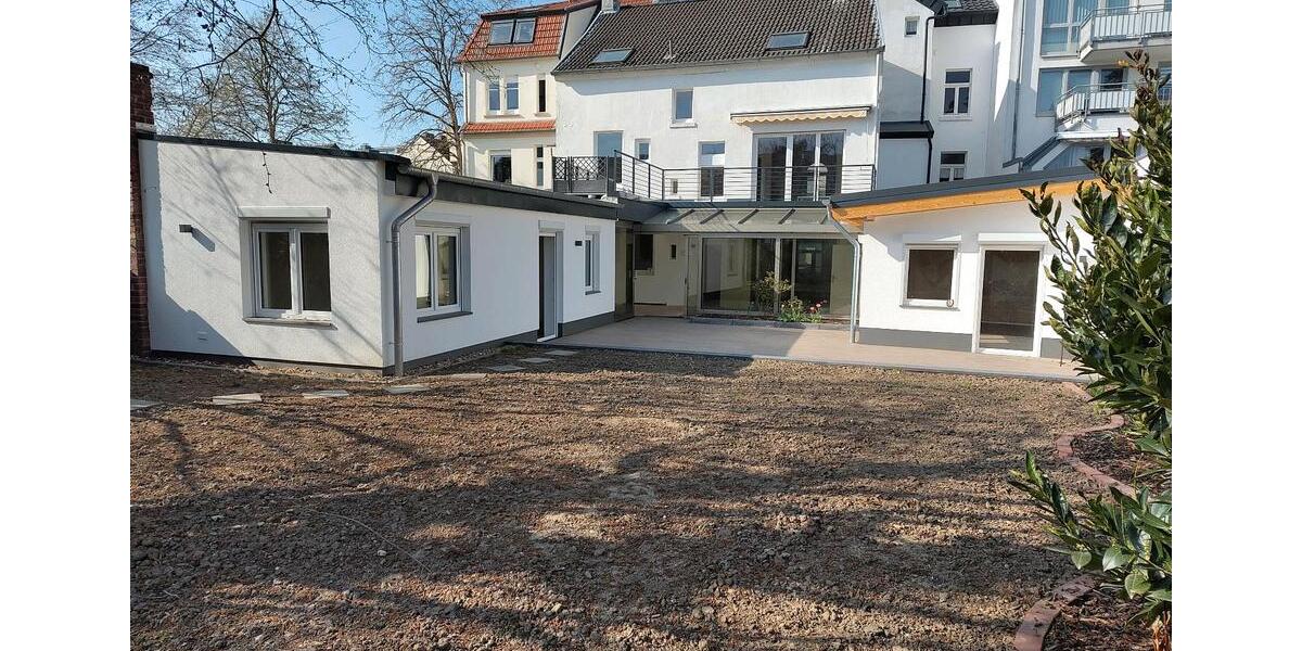 Villa Bonn Beuel-Mitte - 10 Zimmer, 357 m&sup2;, 5.350&euro; | Angebot:25967731