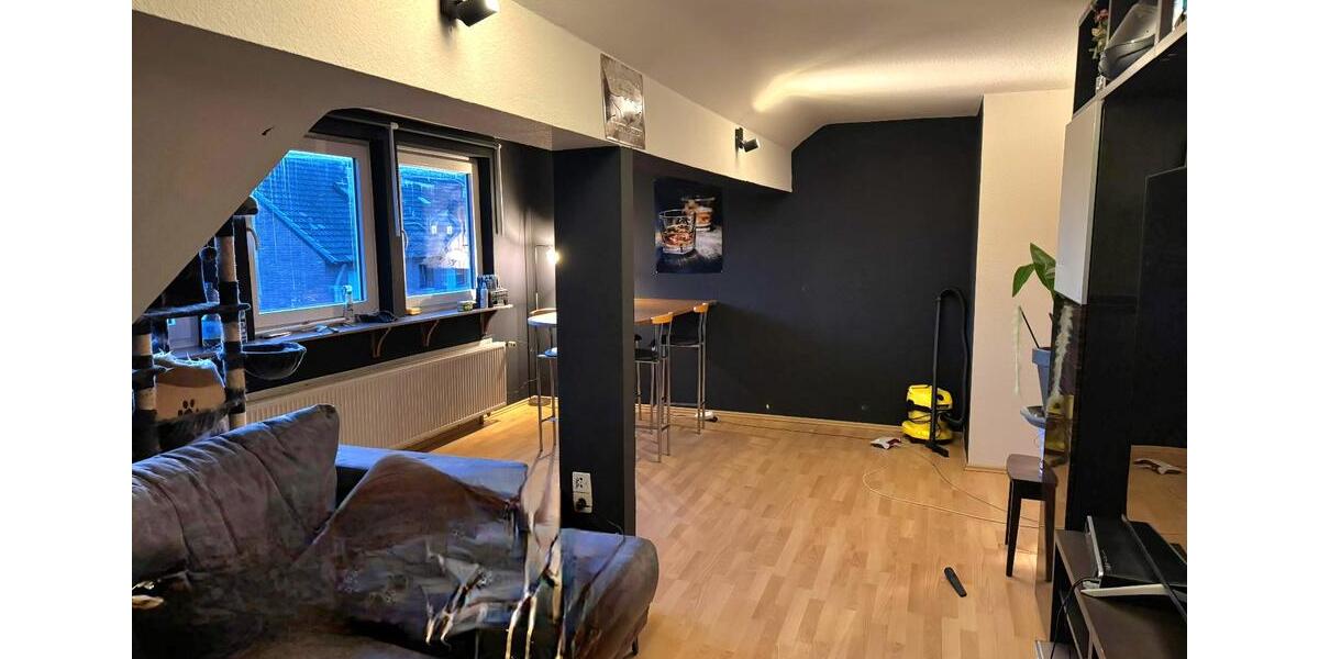 Dachgeschoßwohnung Niederkassel - 3 Zimmer, 75 m&sup2;, 680&euro; | Angebot:25867918