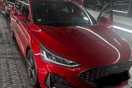 Ford Focus 58.000 km 25.199 &euro; Troisdorf 53842