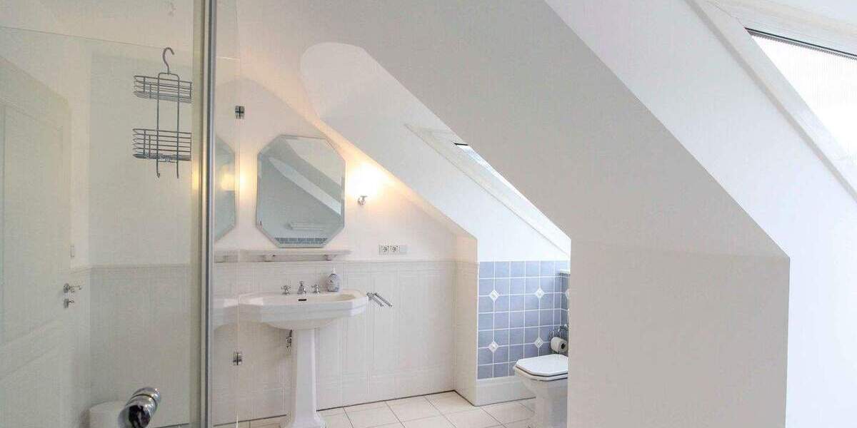 Einzigartige und charmante Maisonettewohnung in Bonn Holzlar mit 3 Balkonen und großem Garten 5 zimmer