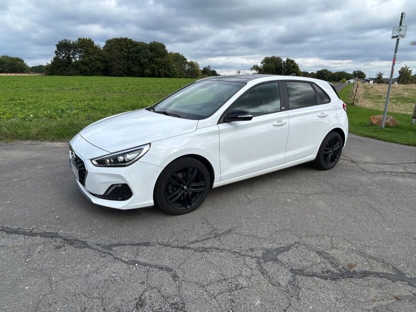 Hyundai i30 84.000 km 13.600 € Buchholz 53567