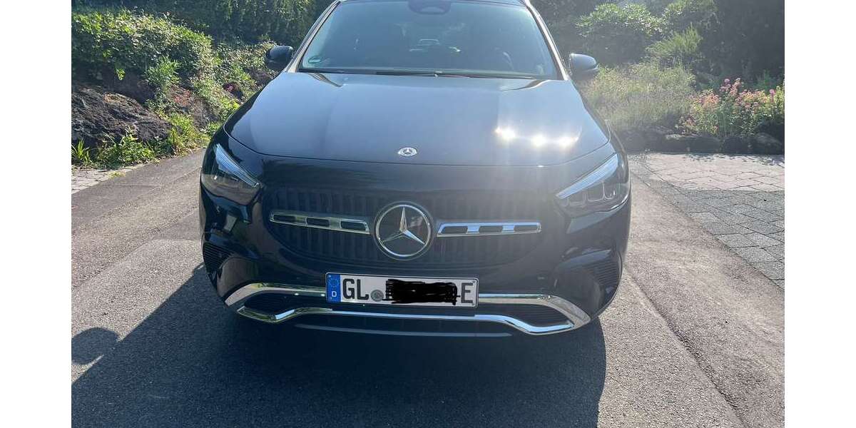 Mercedes-Benz GLA 180 12.300 km 39.000 &euro; Rösrath 51503
