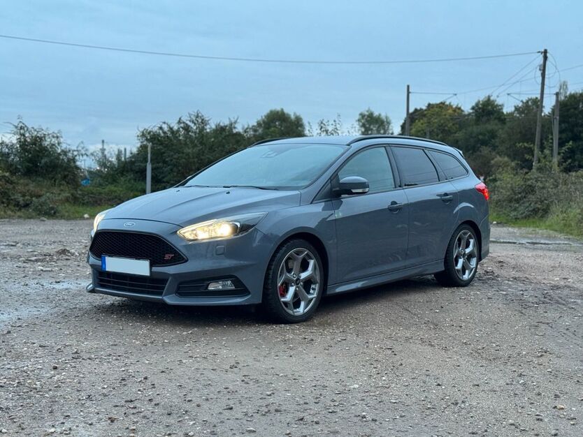 Ford Focus 244.000 km 8.300 € Brühl 50321