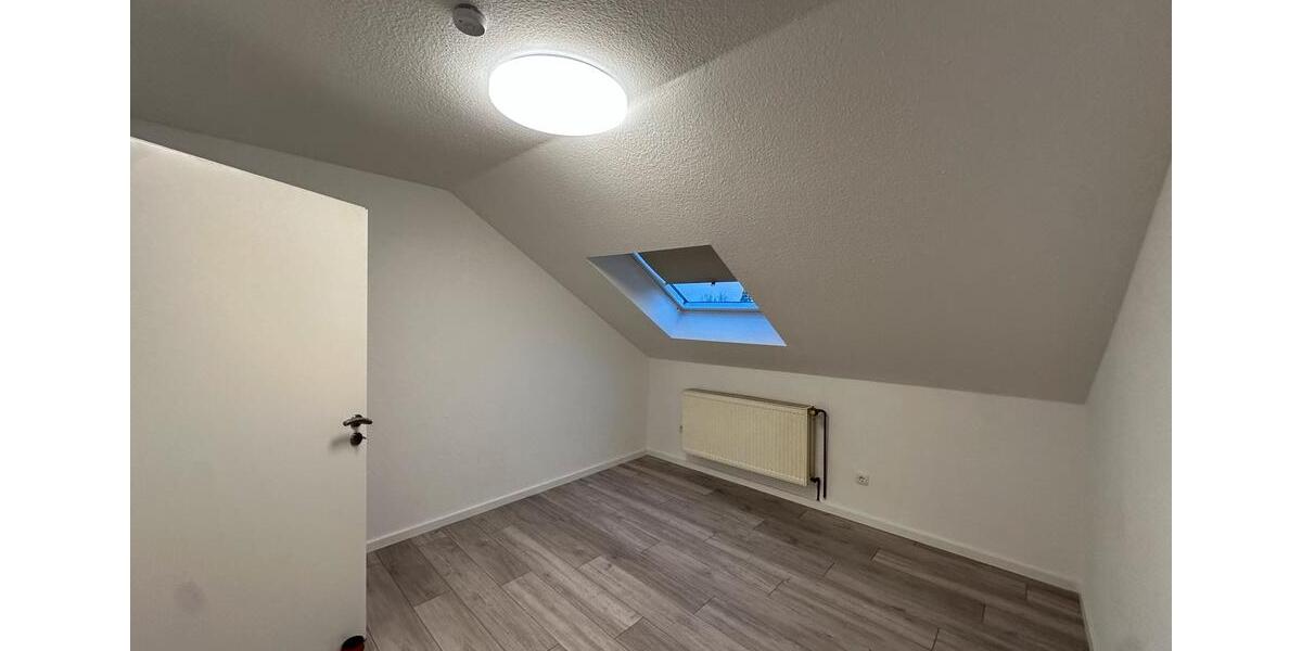 Dachgeschoßwohnung Siegburg - 3 Zimmer, 67 m&sup2;, 1.045&euro; | Angebot:25867909