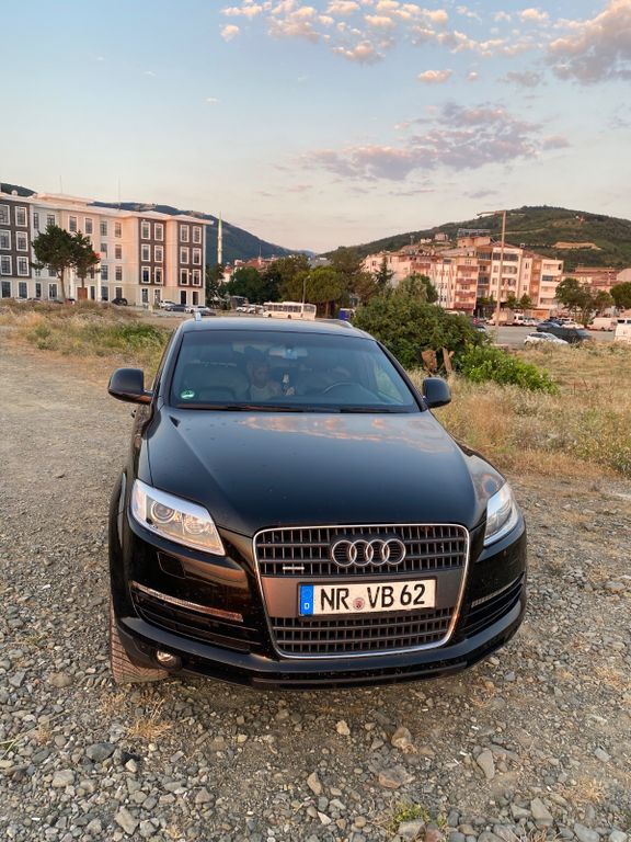 Audi Q7 260.000 km 10.950 € Unkel 53572