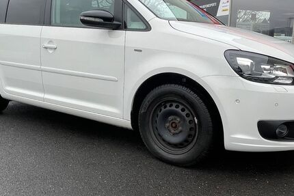 VW Touran 69.500 km 8.490 &euro; Unkel 53572